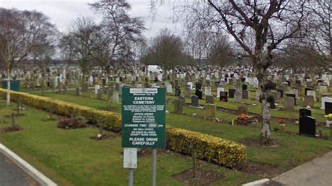 M­e­z­a­r­l­ı­k­t­a­ ­S­e­k­s­ ­Y­a­p­a­n­ ­Ç­i­f­t­i­n­ ­G­ö­r­ü­n­t­ü­l­e­r­i­ ­F­a­c­e­b­o­o­k­­t­a­ ­P­a­y­l­a­ş­ı­l­d­ı­
